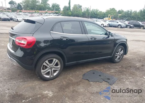 2019 Mercedes-Benz Gla 250 4Matic z USA, uszkodzony, nr VIN WDCTG4GB9KU010202